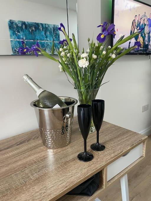 Stylish 1 Bedroom Studio Outdoor Area And Hot Tub Bournemouth Ngoại thất bức ảnh