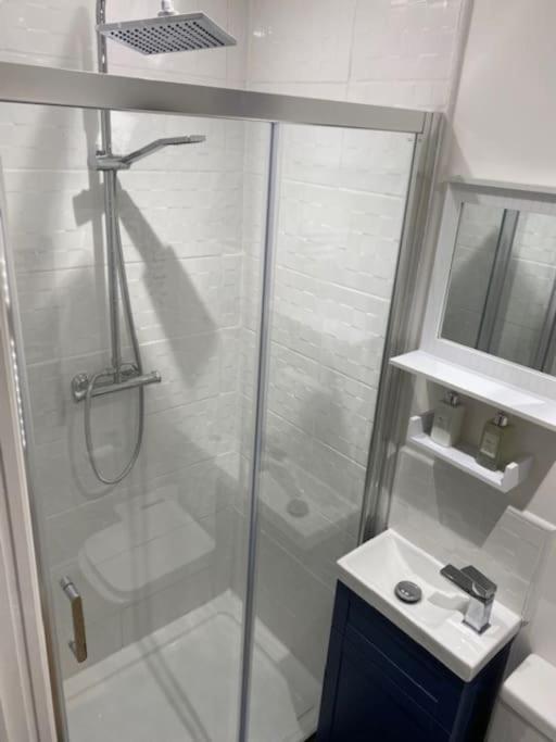 Stylish 1 Bedroom Studio Outdoor Area And Hot Tub Bournemouth Ngoại thất bức ảnh